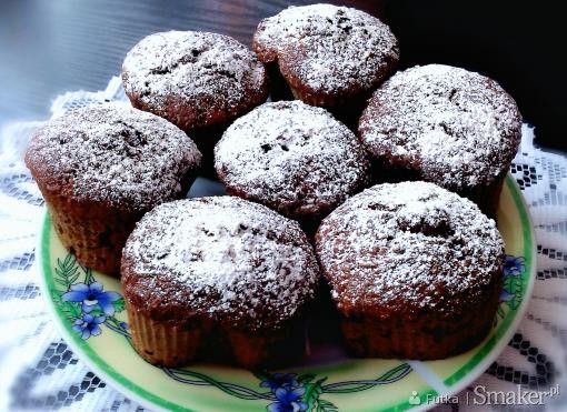 Muffinki bananowo – marchewkowe z suszonymi owocami