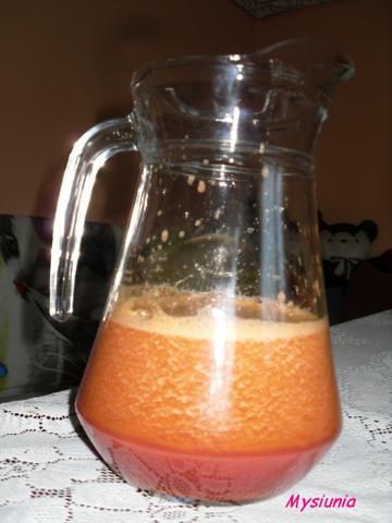 Przepis  sok jablkowo-marchewkowo-malinowy przepis