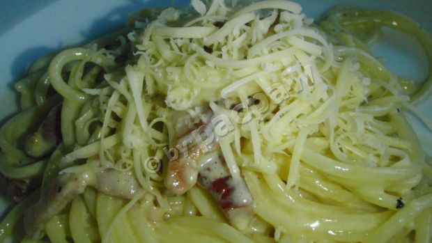 Bardzo smaczne: spaghetti carbonara. gotujmy.pl