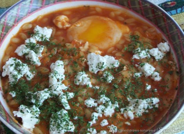 Grecka zupa pomidorowa z jajkiem