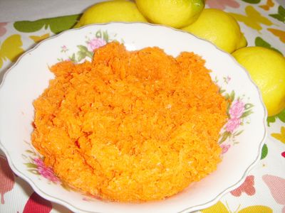 Surówka z marchewki z cytryną i chrzanem