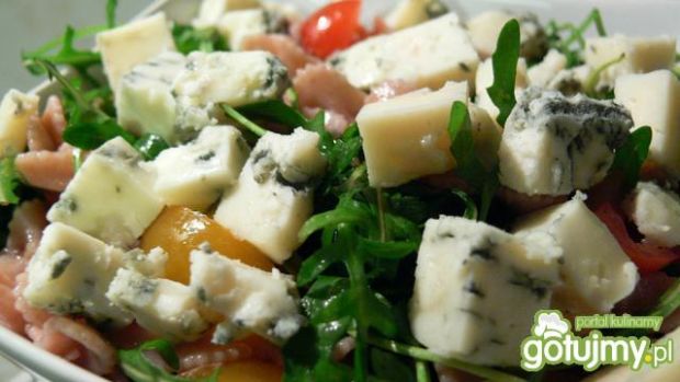Przepis  sałatka z rukolą i serem gorgonzola przepis