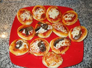 Pizzette (małe pizze)  prosty przepis i składniki