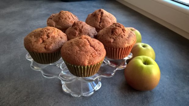 Przepis  muffinki z jabłkami i cynamonem przepis