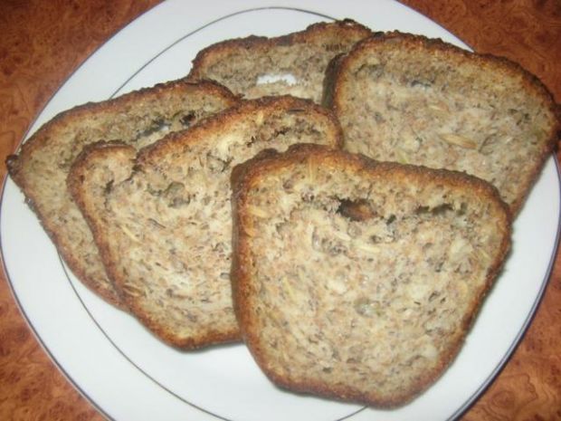 Przepis  pyszny chlebek z ziarnami przepis