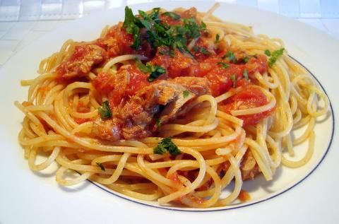 Przepis  spaghetti z tuńczykiem przepis
