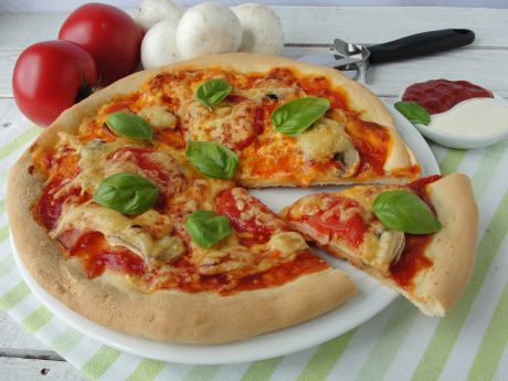 Przepis  pizza na cienkim spodzie przepis
