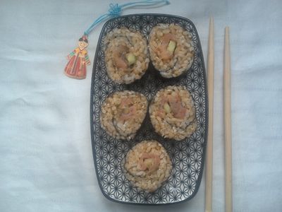 Domowe sushi z nutą sezamu