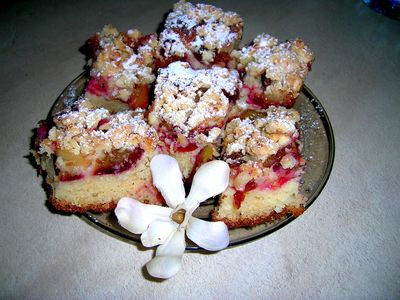 Ciasto drożdżowe ze śliwkami i brzoskwiniami
