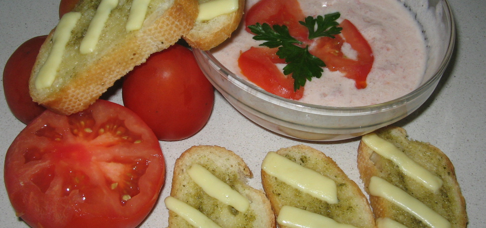 Sałatka z pomidorów z grzankami ziołowymi (autor: medi ...