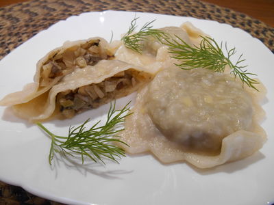 Pierogi ze świeżą kapustą i grzybami