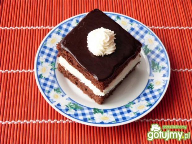 Przepis  ciasto kakaowe z bitą śmietaną przepis