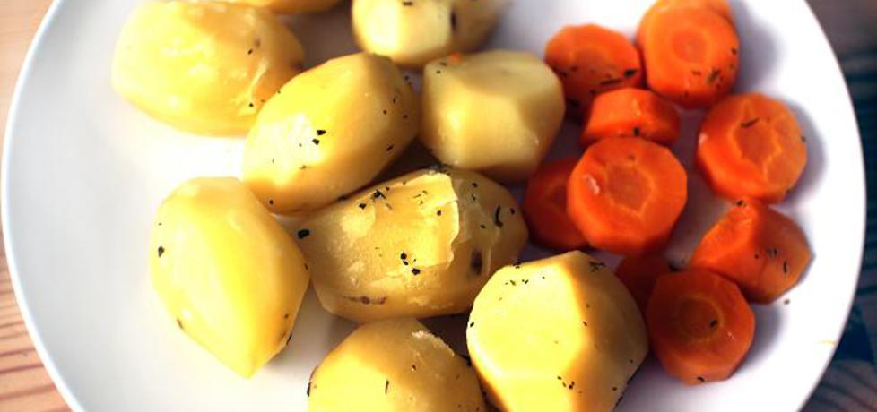 Ziemniaki i marchew gotowane na parze (autor: dorota20w ...