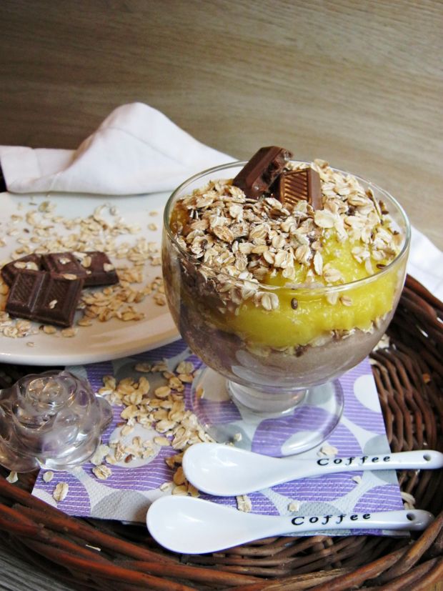 Przepis  deser z czekoladową manną i mango przepis
