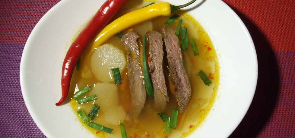 Orientalna zupa z grillowaną wołowiną (autor: chiliczosnek.pl ...