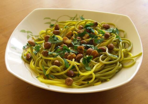 Przepis  zielono-żółte spaghetti w sosie serowym przepis