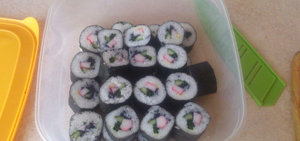 Sushi z surimi i ogórkiem (autor: czarnula666)
