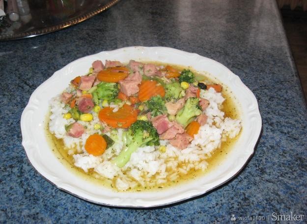 Ryż z warzywami i konserwą