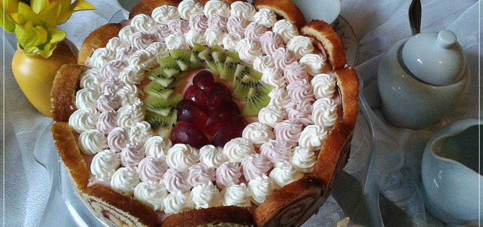 Zakręcony tort z truskawkową panna cottą (autor: monikat83 ...