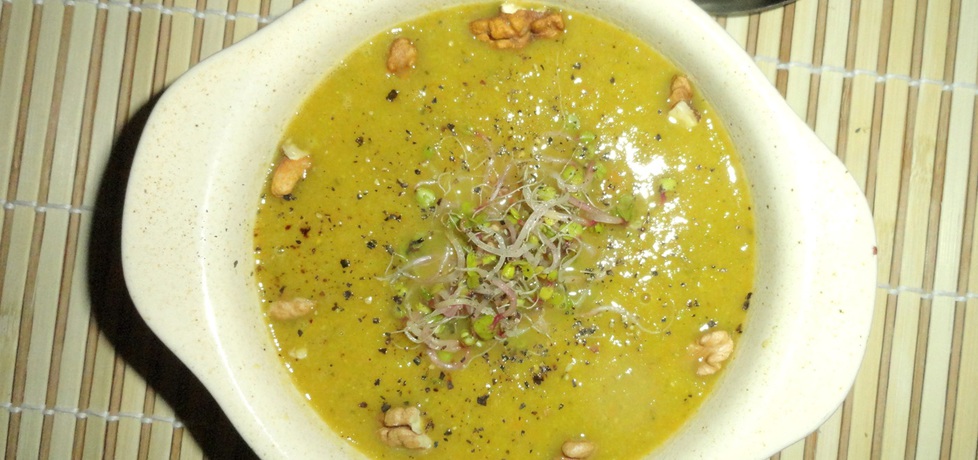 Zupa krem z brokuła z orzechami włoskimi (autor: rafal10 ...