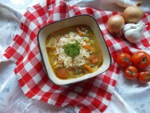 Włoska zupa minestrone  prosty przepis i składniki