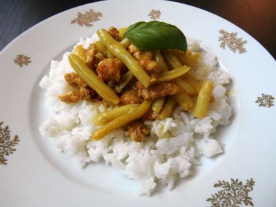 Ryż z kurczakiem curry i fasolką szparagowa
