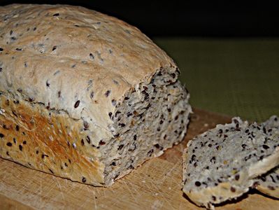 Chleb pszenny z siemieniem lnianym na drożdżach