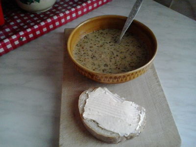 Zupa musztardowa z groszkiem i bobem