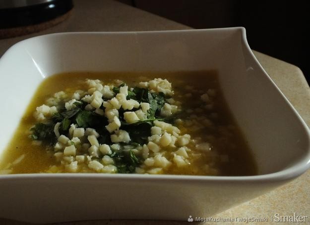 Zupa z ryżu i zielonego groszku