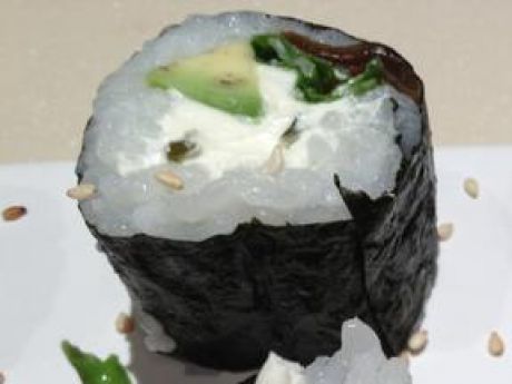 Przepis  sushi bez ryby z delikatnym serkiem przepis