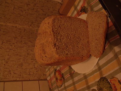 Chleb mieszany z płatkami owsianymi z automatu.