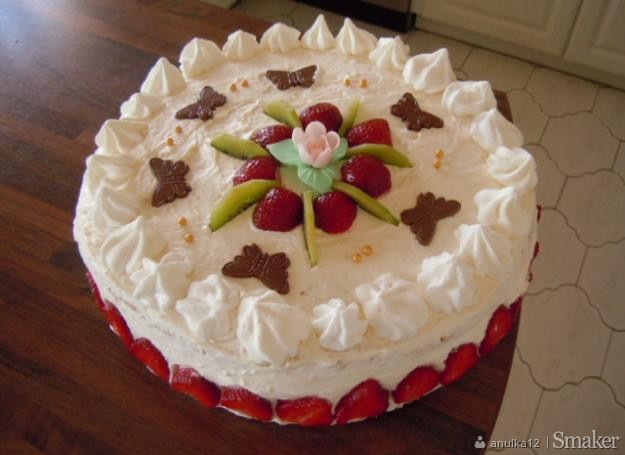 Tort urodzinowy agatki
