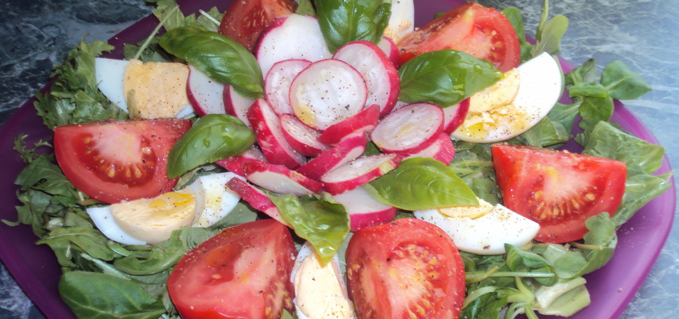 Sałatka z jajkiem, pomidorem i rzodkiewką (autor: mama