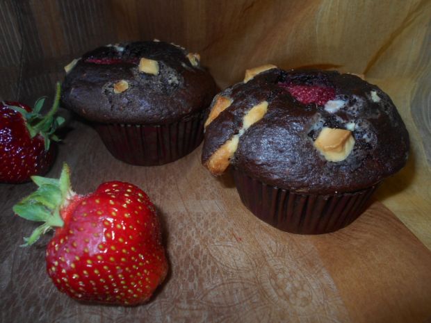 Przepis  muffinki z truskawkami i czekoladą przepis