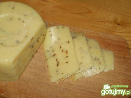 Przepis  domowy żółty ser z kminkiem przepis