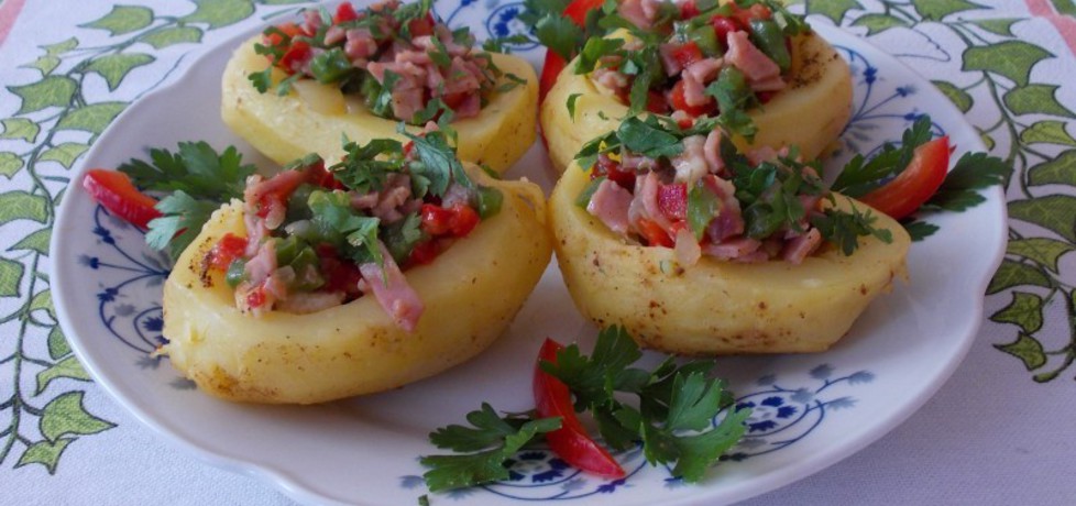 Młode ziemniaki faszerowane papryką i kiełbasą (autor: bernadeta1 ...