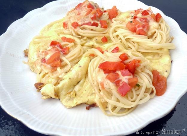 Omlet z makaronem (spaghetti)