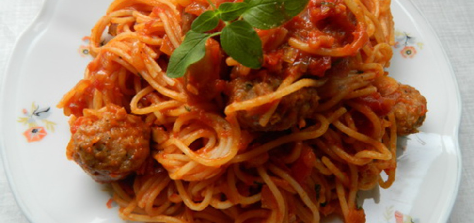 Spaghetti z kulkami mięsnymi (autor: czarrna)