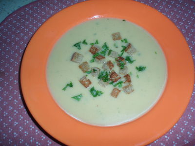 Zupa krem z kurek z grzankami