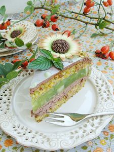 Tort pistacjowo