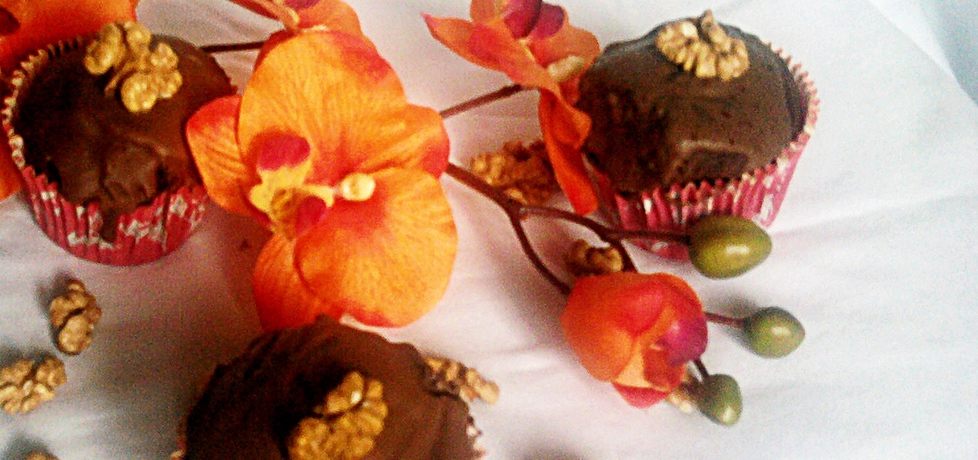 Muffinki czekoladowe z orzechami (autor: niki22)