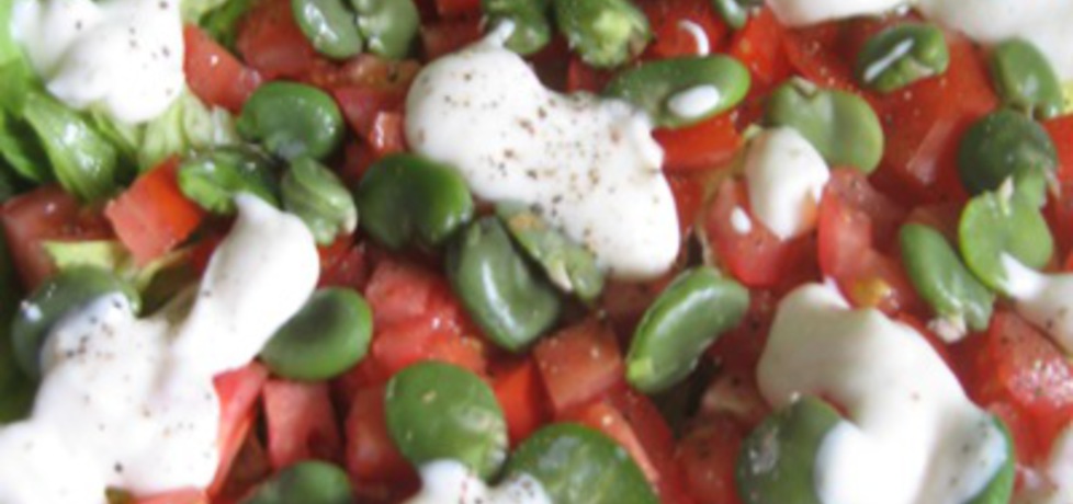 Sałatka z bobem i pomidorami na sałacie lodowej (autor: jolantaps ...