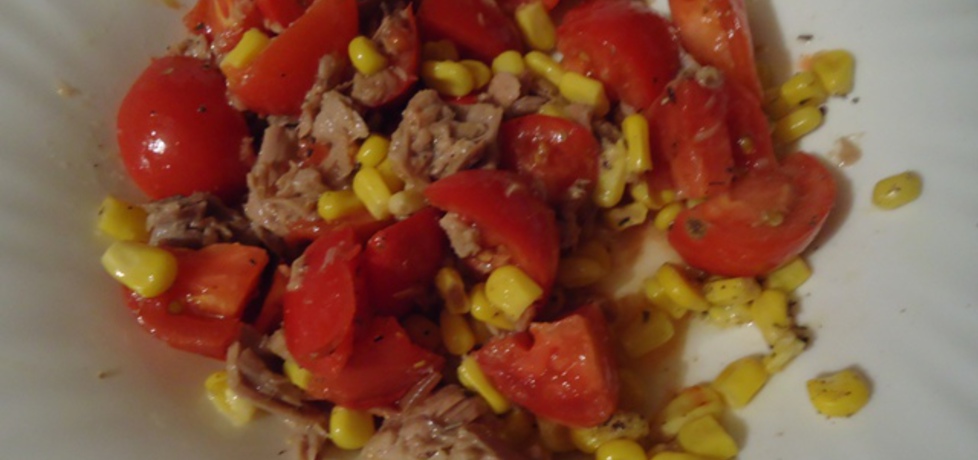 Sałatka z tuńczykiem, kukurydzą i pomidorami (autor: ilka86 ...