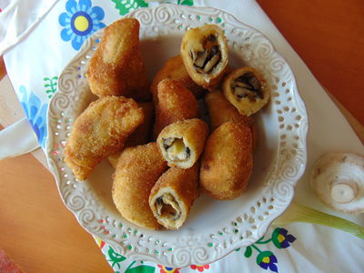 Włoskie pierożki z serem i pieczarkami.
