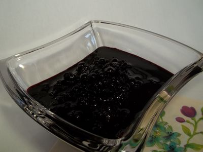 Czarne jagody w soku własnym