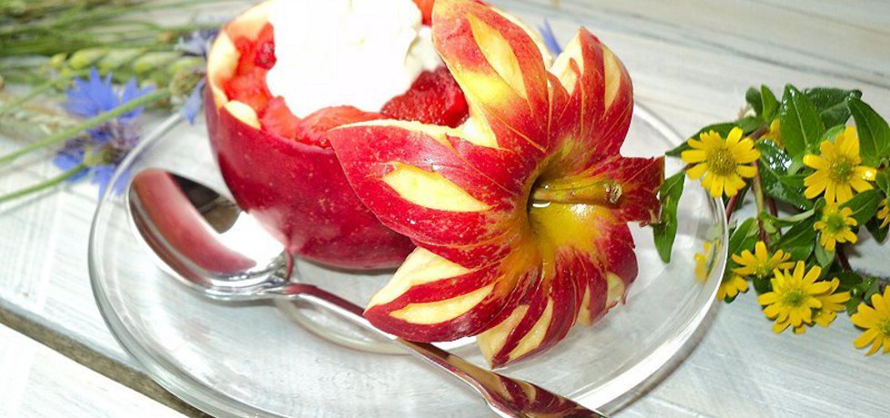Kwiatowy deser na ciepło w jabłku (autor: anna133 ...