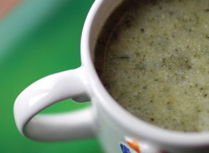 Zielona zupa krem z brokułów