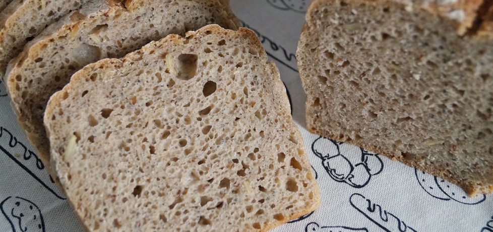 Chleb z chia i mąką pszenną pełnoziarnistą (autor: alexm ...