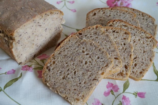 Przepis  chleb na zakwasie z dużą ilością ziaren przepis