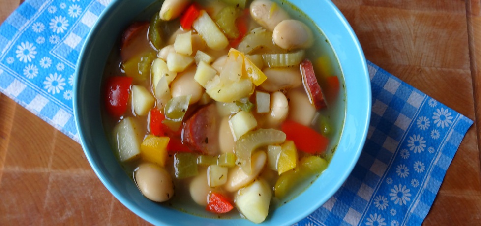 Zupa z warzywami,fasolą i kiełbasą wędzoną (autor: cukiereczek ...
